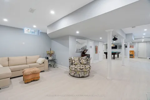 40 Rampart Drive, Brampton, ON L6P 2Z1