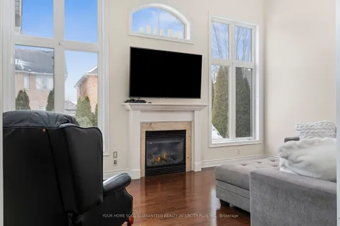 40 Rampart Drive, Brampton, ON L6P 2Z1