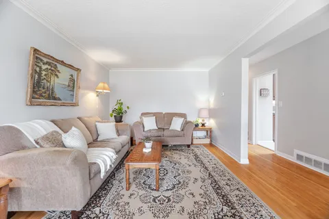 227 Elizabeth Street, Brampton, ON L6Y 1S2