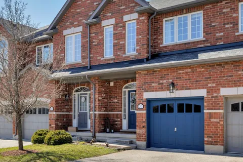 651 Farmstead Drive, Milton, ON L9T 7W2
