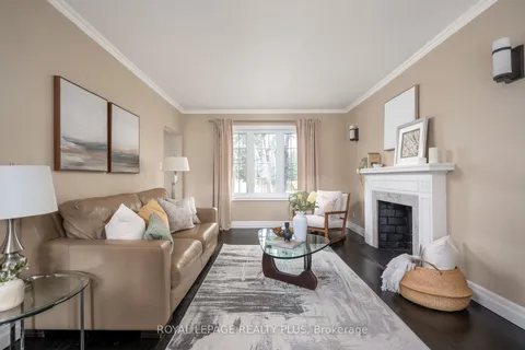 2034 Harvest Drive, Mississauga, ON L4Y 1T6