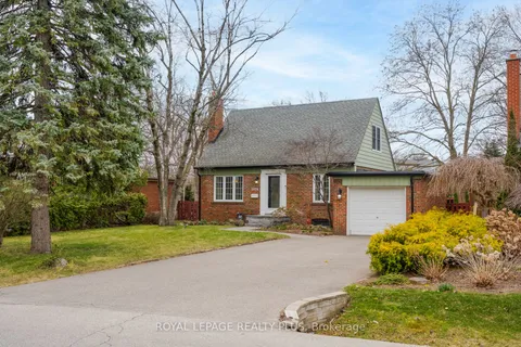 2034 Harvest Drive, Mississauga, ON L4Y 1T6
