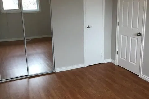 3326 Homark Drive, Mississauga, ON L4Y 2K4