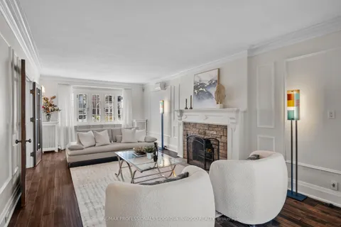 6 Grenadier Heights, Toronto, ON M6S 2W6