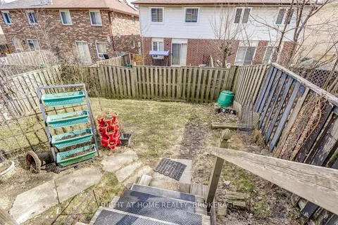 20 Homeland Court, Brampton, ON L6S 1R8
