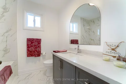 550 Meadows Boulevard, Mississauga, ON L4Z 1G6