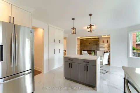 550 Meadows Boulevard, Mississauga, ON L4Z 1G6