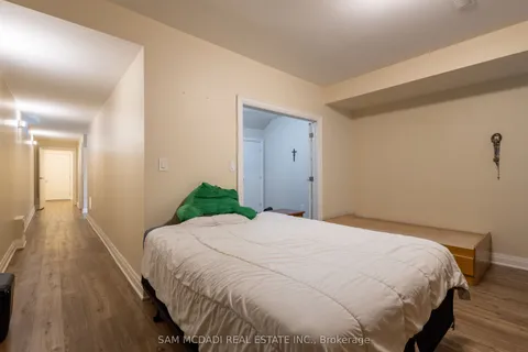 35A Broadview Avenue, Mississauga, ON L5H 2S8
