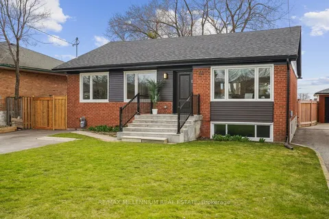 24 Renshaw Street, Toronto, ON M3M 2C8