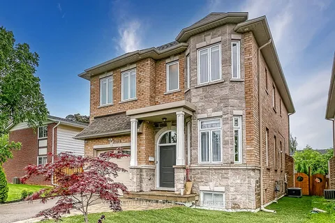 3198 New Street, Burlington, ON L7N 1M8