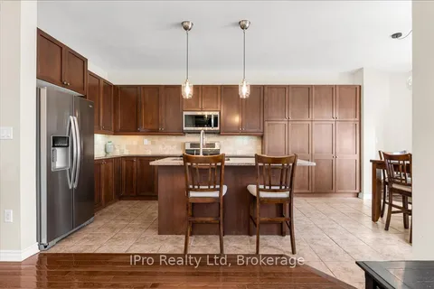 884 Bessy Trail, Milton, ON L9T 0A6