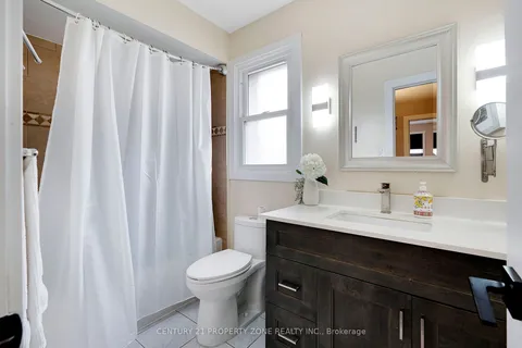 42 Montcalm Place, Brampton, ON L6S 2X6
