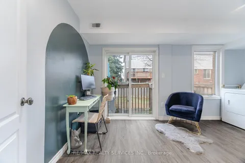 1410 Granrock Crescent, Mississauga, ON L5V 0E1