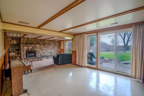 3 Alicewood Court, Toronto, ON M9V 3Y1