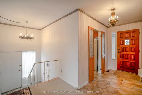 3 Alicewood Court, Toronto, ON M9V 3Y1