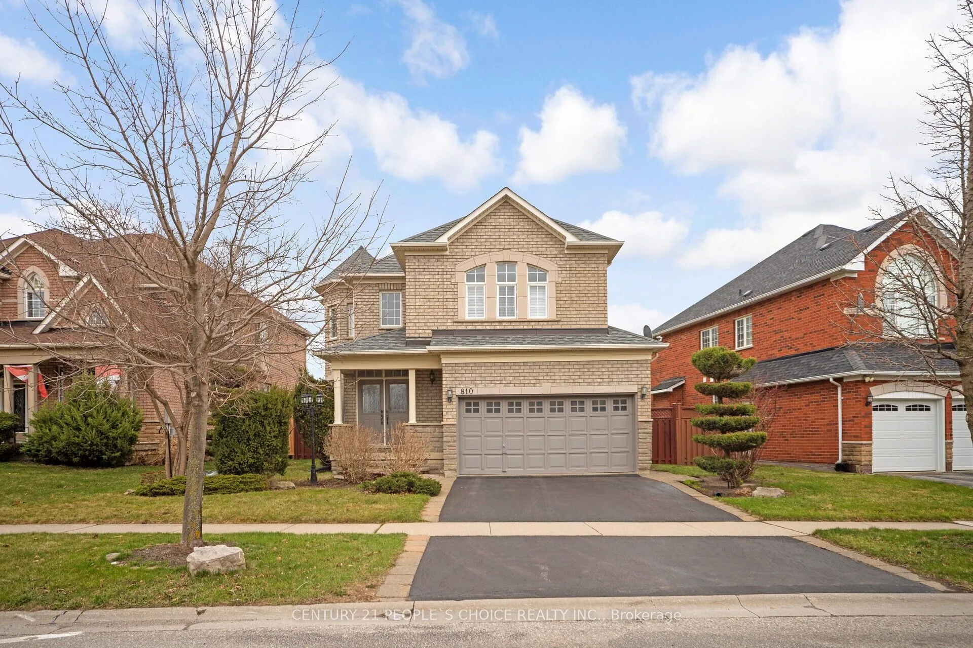810 Craig Carrier Court, Mississauga, ON L5W 1A6