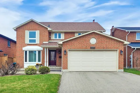 896 Willowbank Trail, Mississauga, ON L4W 3T7