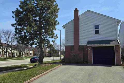 2 Mangrove Road, Brampton, ON L6S 3Y1