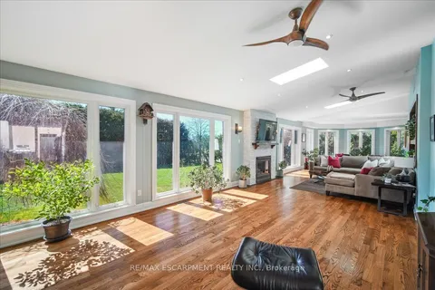 1425 Plains Road, Burlington, ON L7T 1H8
