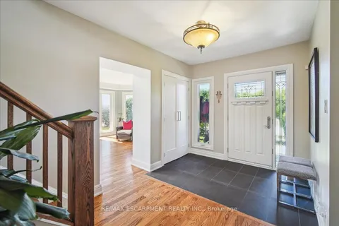 1425 Plains Road, Burlington, ON L7T 1H8