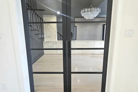 32 Omagh Avenue, ON M9M 1E7