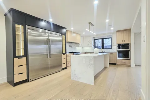32 Omagh Avenue, ON M9M 1E7