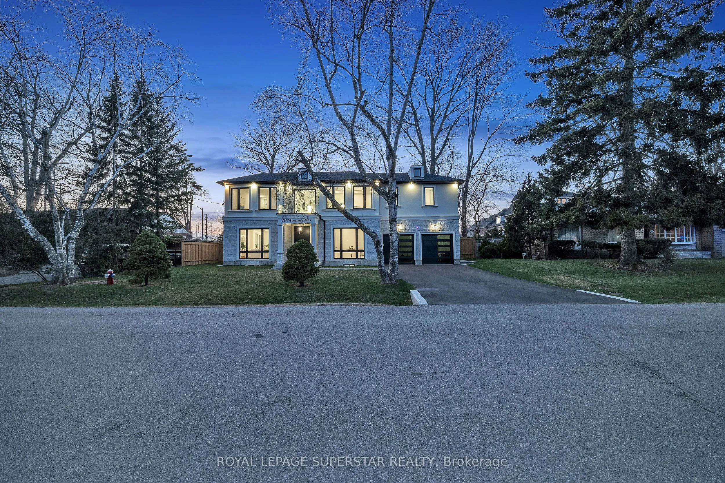 1377 Rometown Drive, Mississauga, ON L5E 2T5