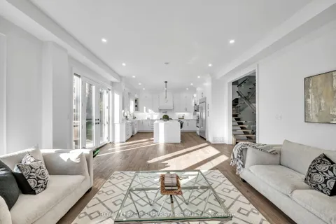 1377 Rometown Drive, Mississauga, ON L5E 2T5