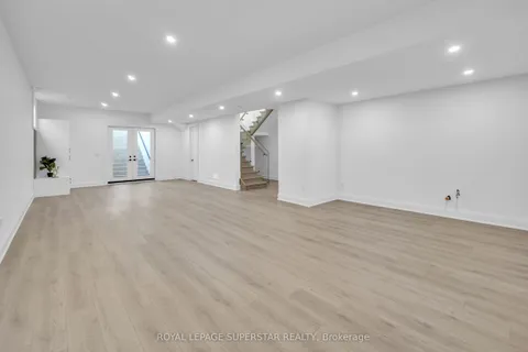 1377 Rometown Drive, Mississauga, ON L5E 2T5