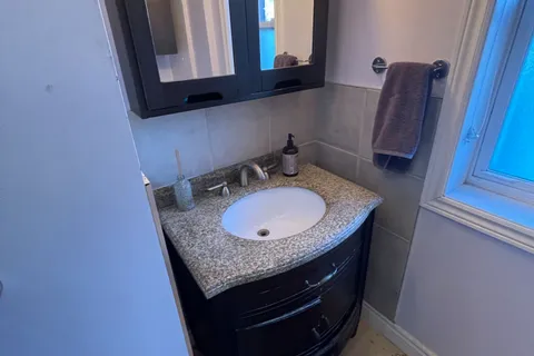 1035 Dovercourt Road, Toronto, ON M6H 2X7
