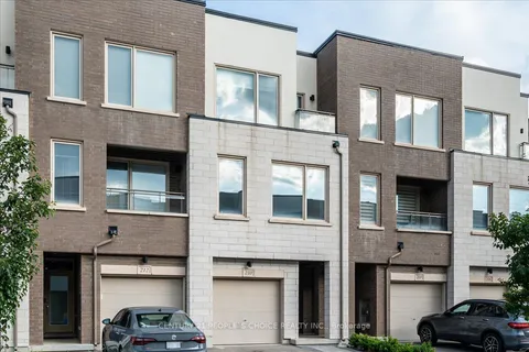 210 Huguenot Road, Oakville, ON L6H 7C3