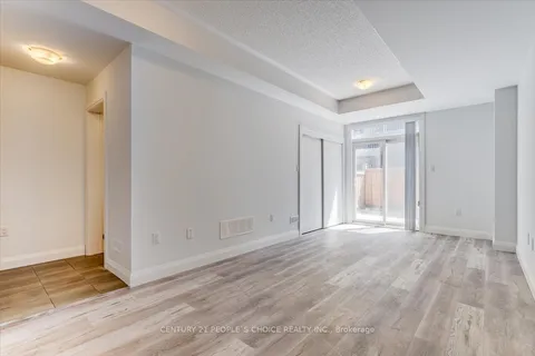 210 Huguenot Road, Oakville, ON L6H 7C3