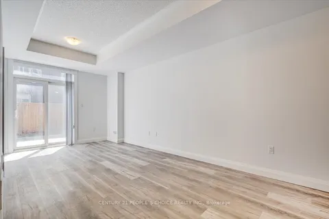 210 Huguenot Road, Oakville, ON L6H 7C3