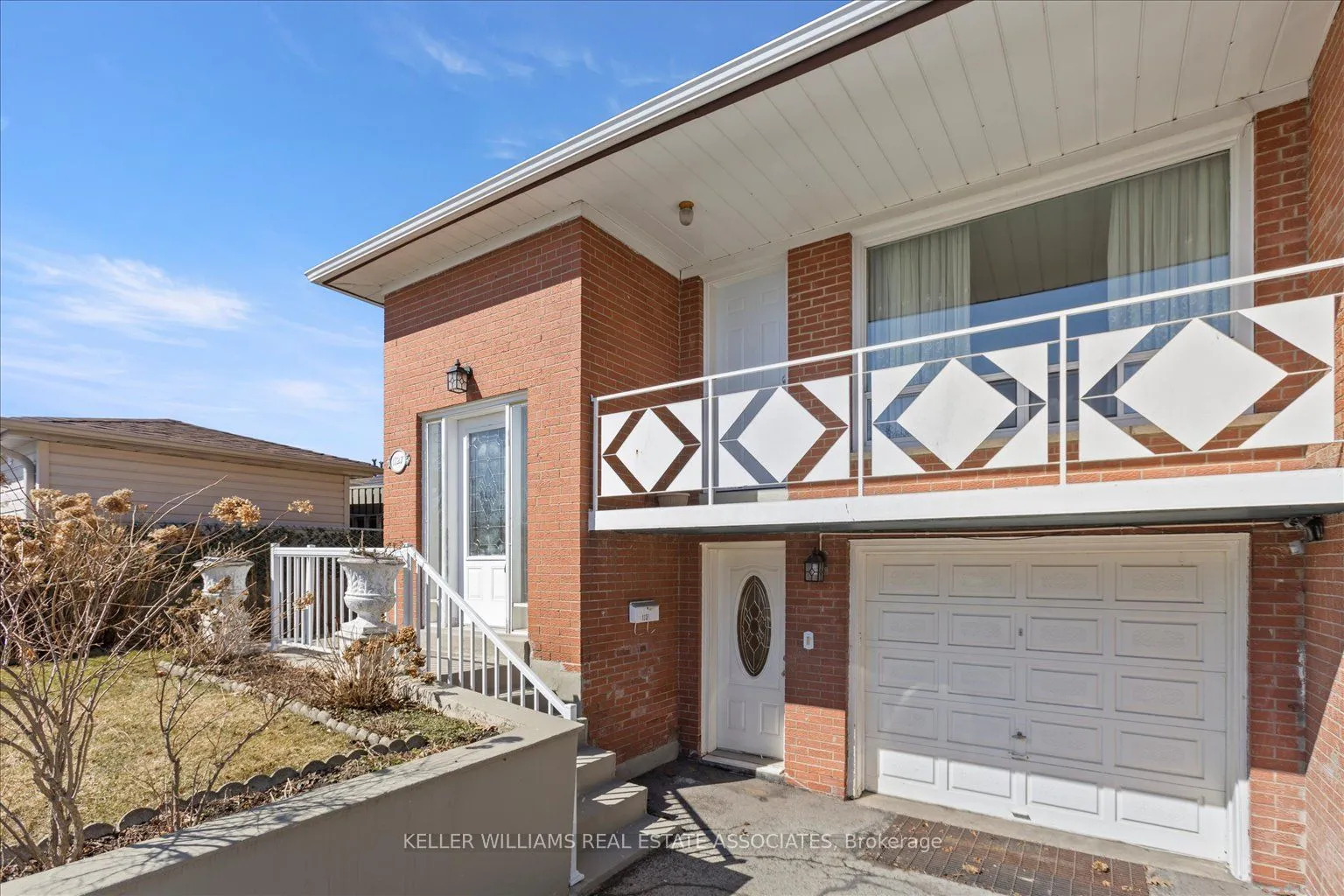 1127 Claredale Road, Mississauga, ON L5G 1T7