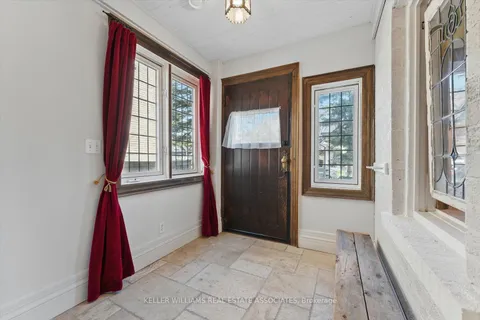 30 Oakwood Avenue, Mississauga, ON L5G 3L3
