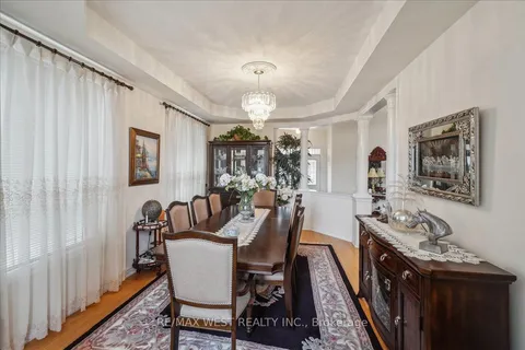 28 Showboat Crescent, Brampton, ON L6V 4R5