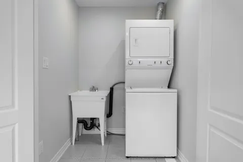 7 Rabbit Run Way, Brampton, ON L6Z 0B4