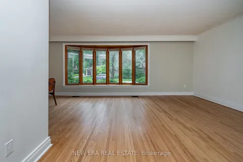 1553 Wembury Road, Mississauga, ON L5J 2L8