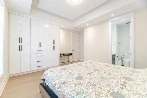 428 Third Line, Oakville, ON L6L 4A5