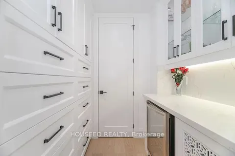 428 Third Line, Oakville, ON L6L 4A5
