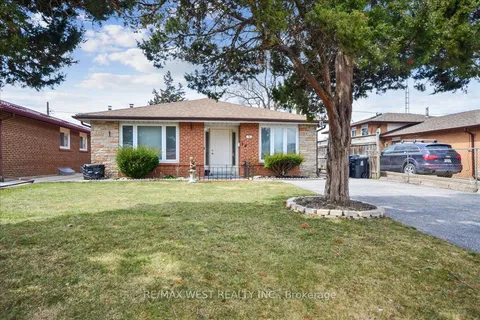 78 Silverstone Drive, Toronto, ON M9V 3G5