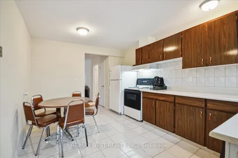 78 Silverstone Drive, Toronto, ON M9V 3G5