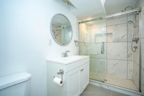 20 Shaver Avenue, Toronto, ON M9B 4N4