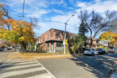 134 Pendrith Street, Toronto, ON M6G 1R7