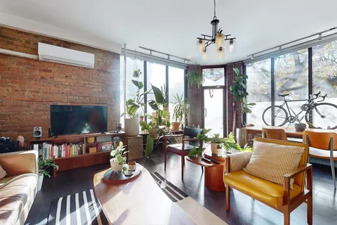 134 Pendrith Street, Toronto, ON M6G 1R7