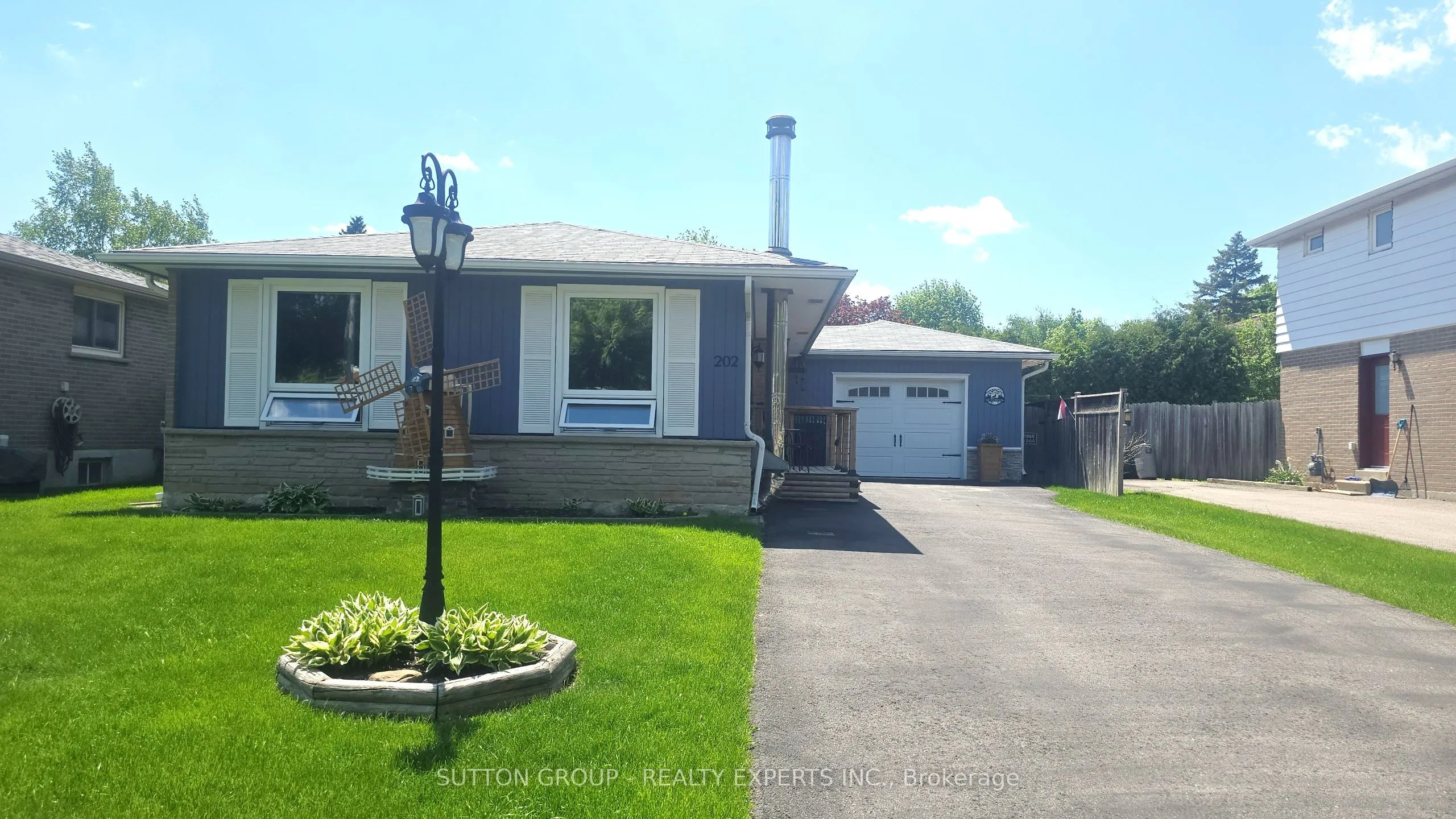 202 ARCHDEKIN Drive, Brampton, ON L6V 1Z1