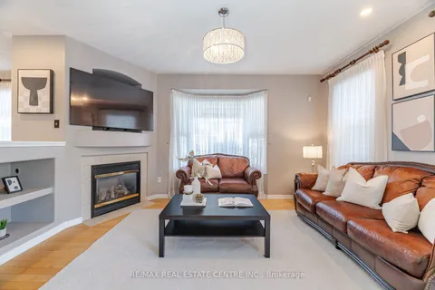 643 Hamilton Crescent, Milton, ON L9T 6G9