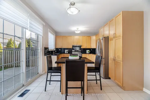643 Hamilton Crescent, Milton, ON L9T 6G9