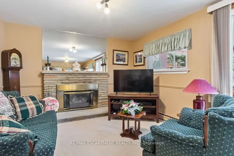 1844 Barsuda Drive, Mississauga, ON L5J 1V4