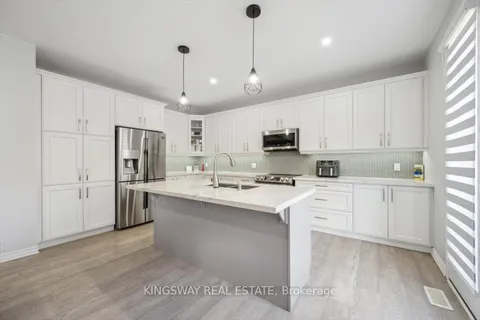 688 Kennedy Circle, Milton, ON L9E 1R5